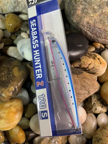 Daiwa Seabass Hunter Z 120S BLUE PINK IWASHI
