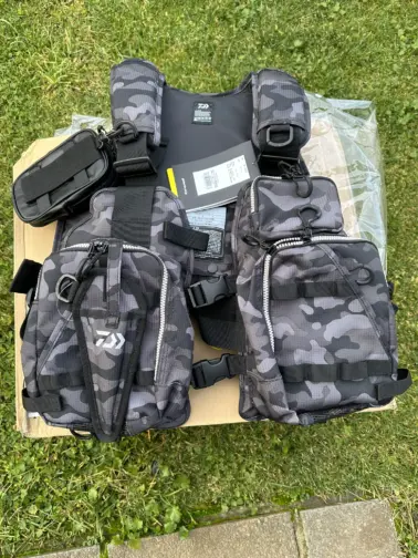 Daiwa Floating Vest Life Jacket Float Games DF-6206 Black Camo