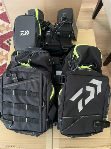 Daiwa DF-6109 Bench Cool Game Vest IV Fishing Vest Black Lime