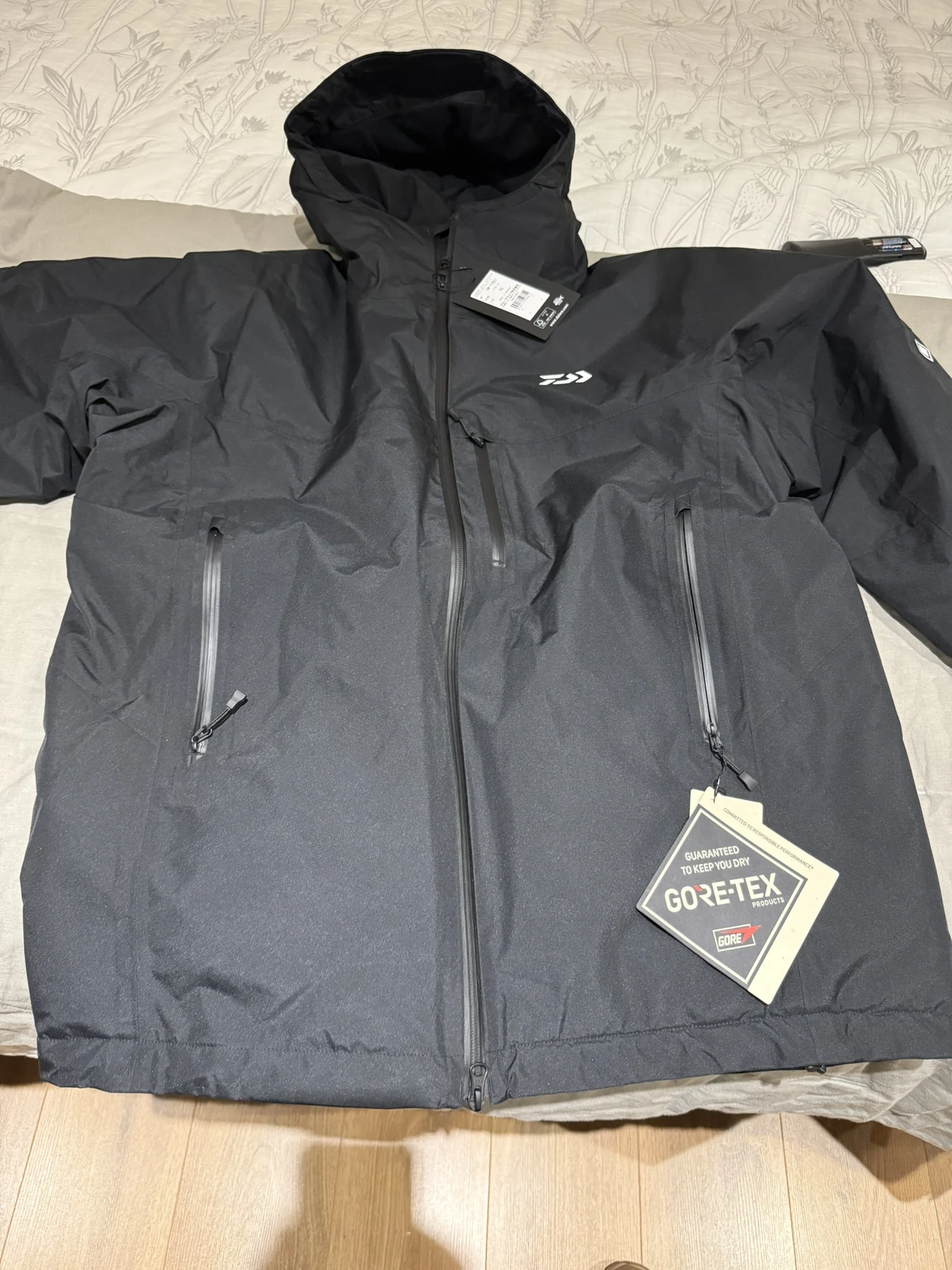 DAIWA GORE-TEX DW-1725J Extra Loft Winter Jacket, Black, XL