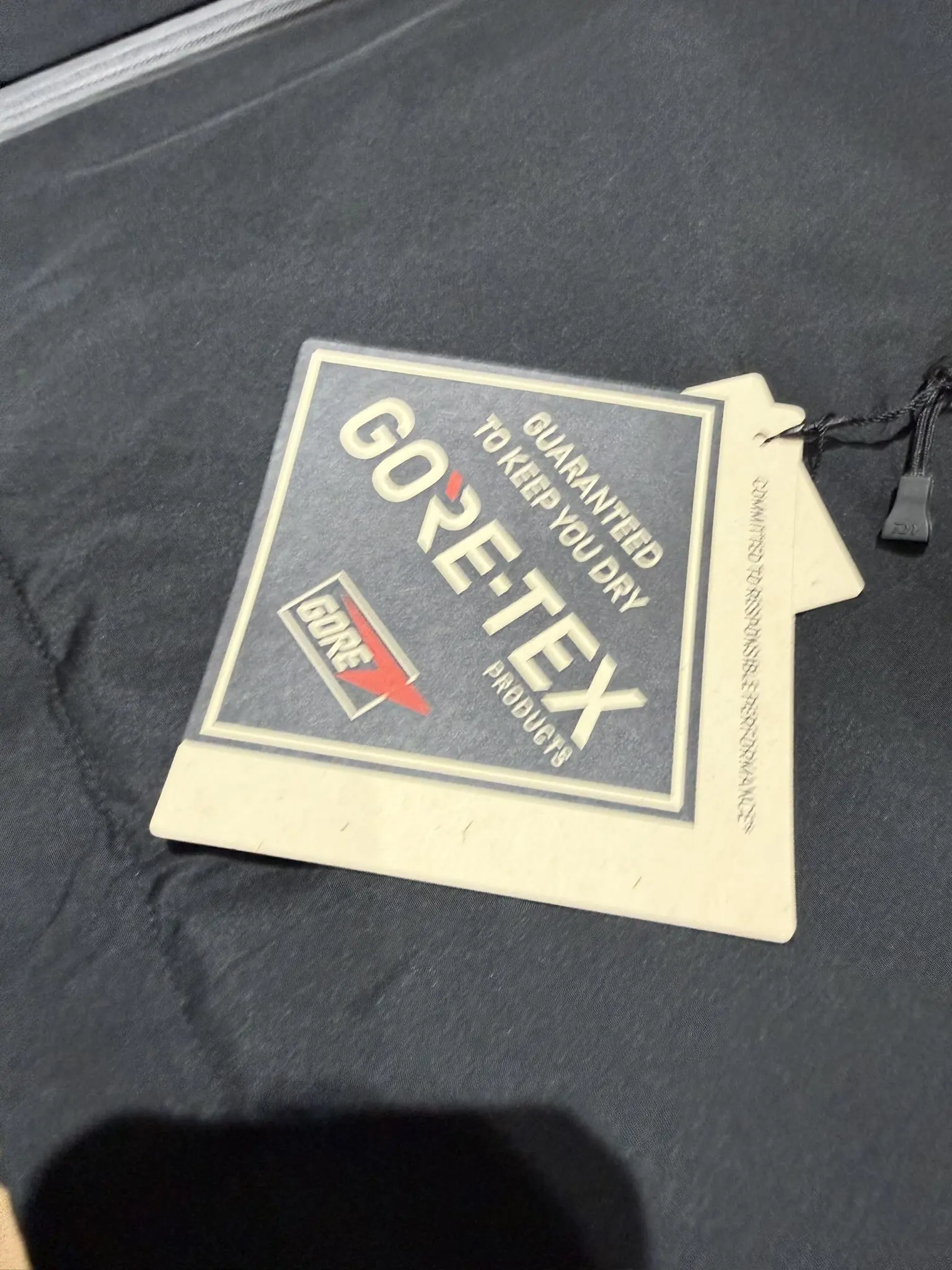 DAIWA GORE-TEX DW-1725J Extra Loft Winter Jacket, Black, XL - Imagen 9